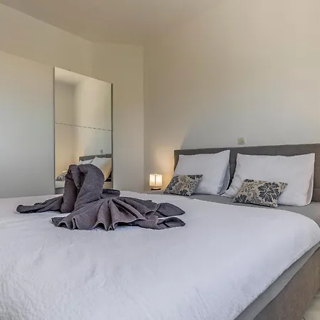 아파트 Rok 풀라